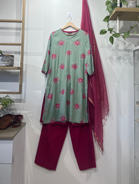 Pista floral rayon kurta by Sonal Kabra, Indian designer summer wear, pink piping and border detailing, breathable fabric – Sunlit Stories collection.