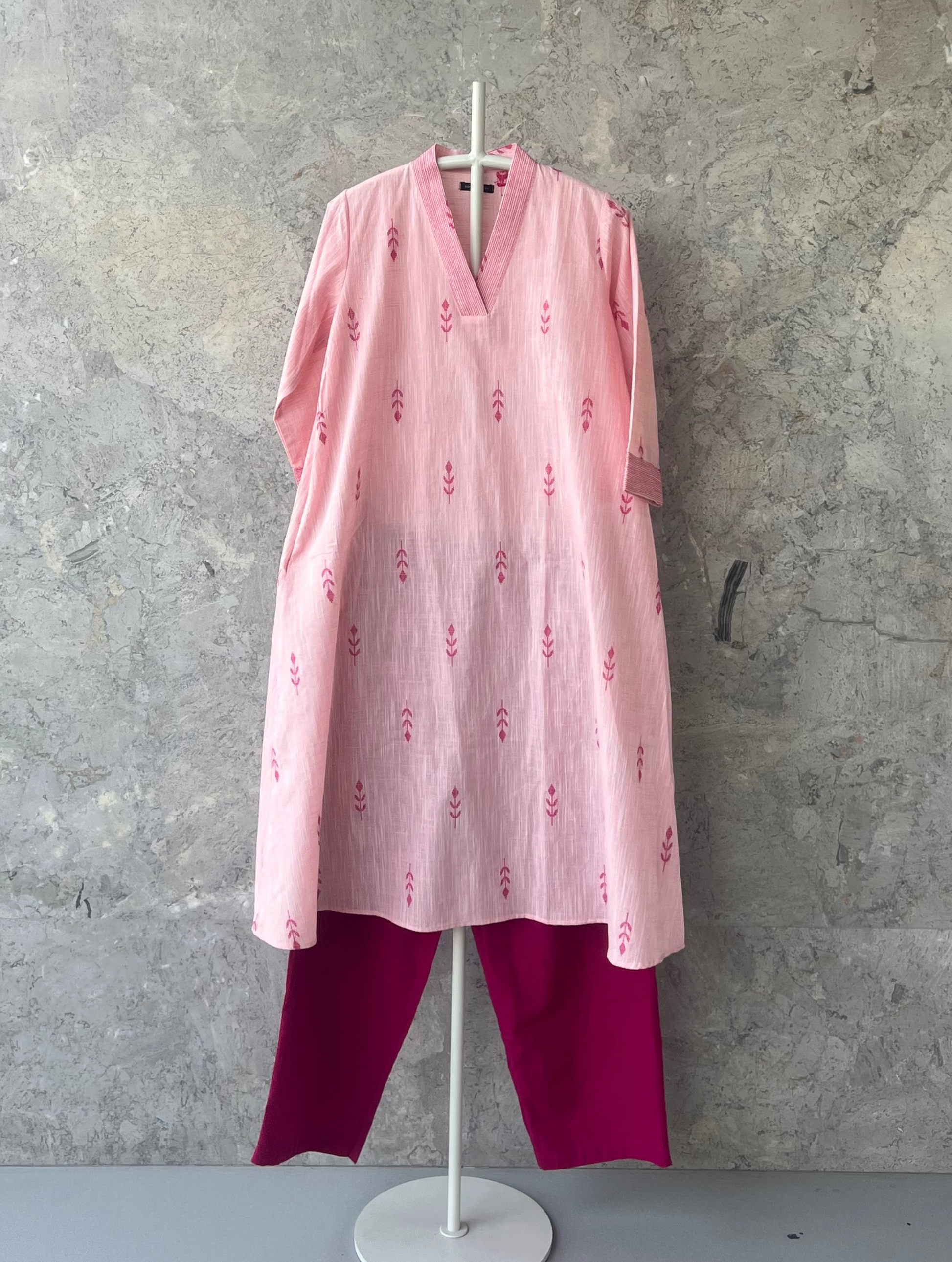 Pink cotton kurta with V-neckline, thread detailing by Indian designer Sonal Kabra, breathable summer wear