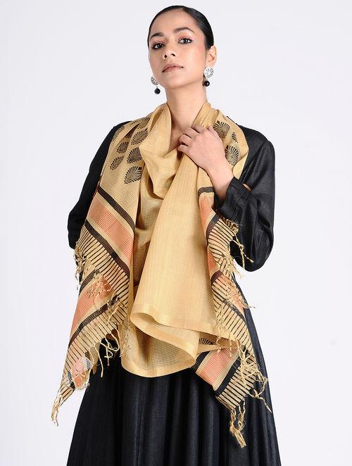 Unadorned beige maheshwari cotton silk block printed stole, unique leaf motif in the centre portion, thick black and earthy red borders, hanging thread detailing, subtile look, smooth texture